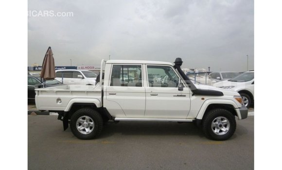 Buy Import Toyota Land Cruiser White Car in Import - Dubai in Abseron Buy Import Toyota Land Cruiser White Car in Import - Dubai in Abseron
