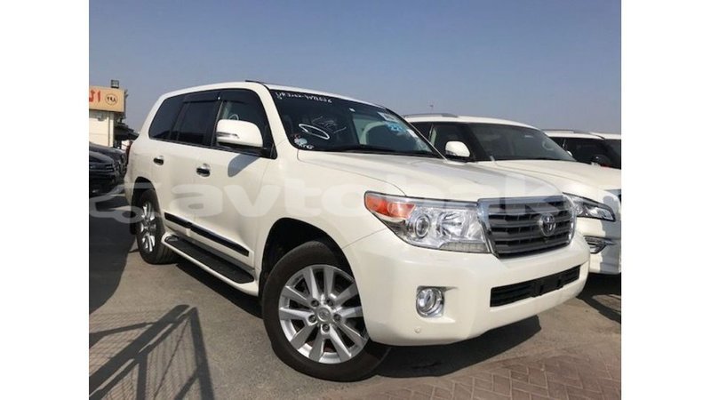 Big with watermark toyota land cruiser abseron import dubai 2547