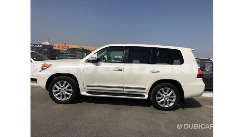 Big with watermark toyota land cruiser abseron import dubai 2547