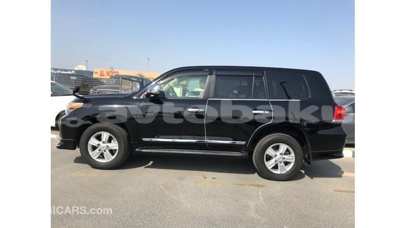 Big with watermark toyota land cruiser abseron import dubai 2548