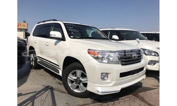 Buy Import Toyota Land Cruiser White Car in Import - Dubai in Abseron Buy Import Toyota Land Cruiser White Car in Import - Dubai in Abseron