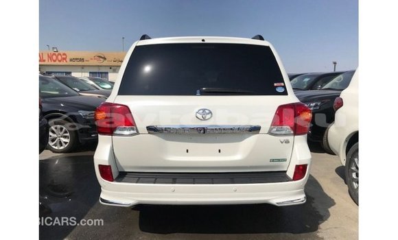 Buy Import Toyota Land Cruiser White Car in Import - Dubai in Abseron Buy Import Toyota Land Cruiser White Car in Import - Dubai in Abseron