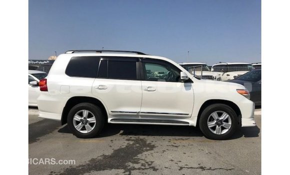 Buy Import Toyota Land Cruiser White Car in Import - Dubai in Abseron Buy Import Toyota Land Cruiser White Car in Import - Dubai in Abseron