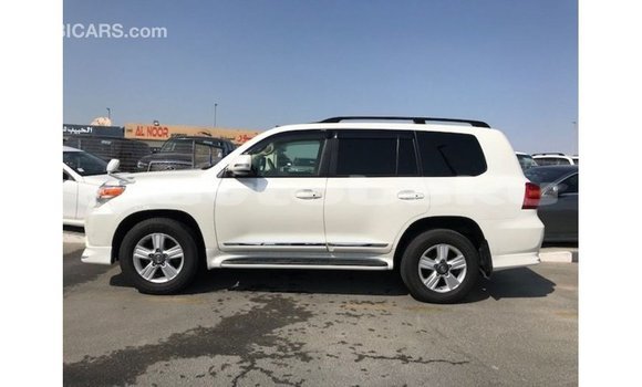 Buy Import Toyota Land Cruiser White Car in Import - Dubai in Abseron Buy Import Toyota Land Cruiser White Car in Import - Dubai in Abseron