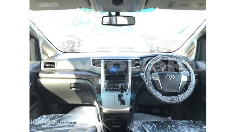 Big with watermark toyota vellfire abseron import dubai 2551