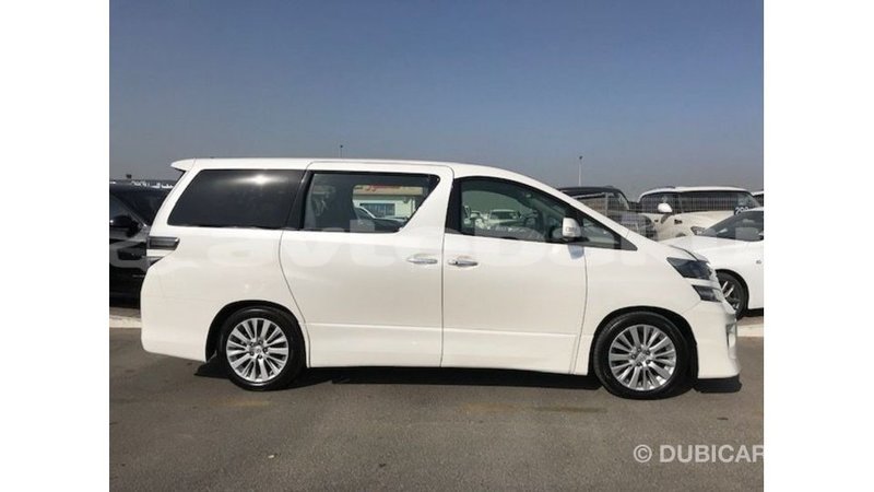 Big with watermark toyota vellfire abseron import dubai 2551