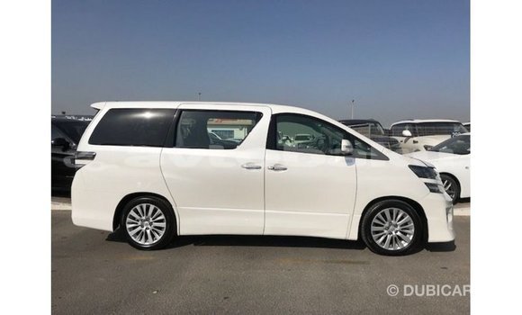 Buy Import Toyota Vellfire White Car in Import - Dubai in Abseron Buy Import Toyota Vellfire White Car in Import - Dubai in Abseron