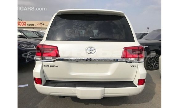 Buy Import Toyota Land Cruiser White Car in Import - Dubai in Abseron Buy Import Toyota Land Cruiser White Car in Import - Dubai in Abseron