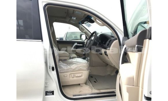 Buy Import Toyota Land Cruiser White Car in Import - Dubai in Abseron Buy Import Toyota Land Cruiser White Car in Import - Dubai in Abseron