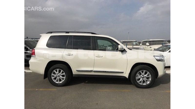 Big with watermark toyota land cruiser abseron import dubai 2552