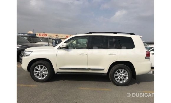Buy Import Toyota Land Cruiser White Car in Import - Dubai in Abseron Buy Import Toyota Land Cruiser White Car in Import - Dubai in Abseron