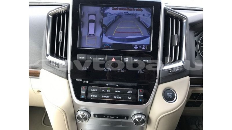 Big with watermark toyota land cruiser abseron import dubai 2552