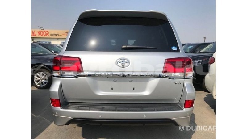 Big with watermark toyota land cruiser abseron import dubai 2553