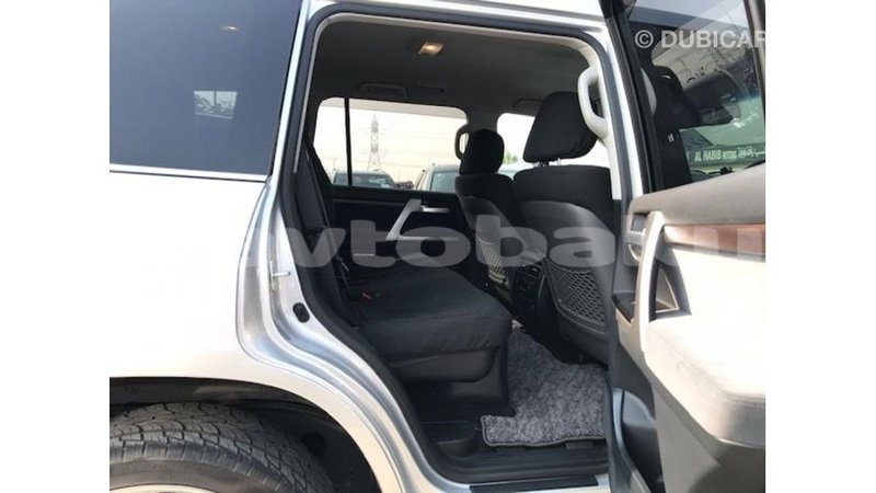 Big with watermark toyota land cruiser abseron import dubai 2553