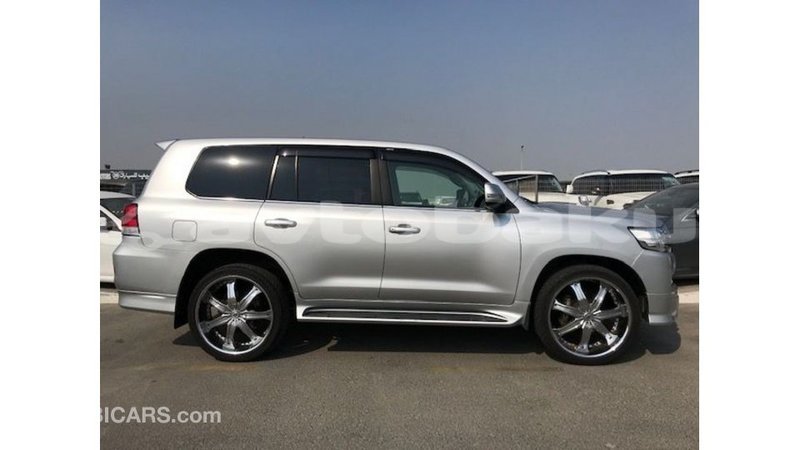 Big with watermark toyota land cruiser abseron import dubai 2553