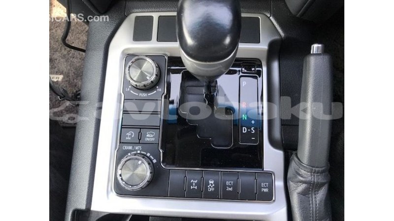 Big with watermark toyota land cruiser abseron import dubai 2553