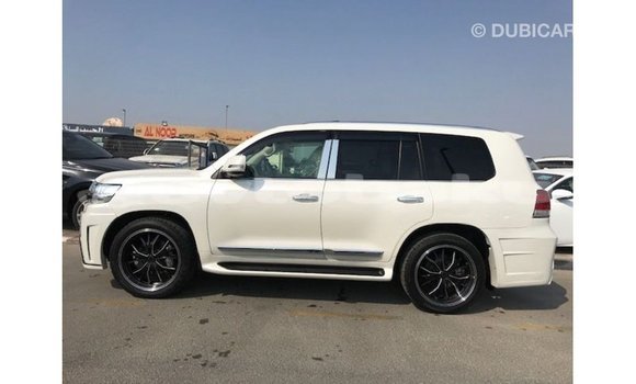 Buy Import Toyota Land Cruiser White Car in Import - Dubai in Abseron Buy Import Toyota Land Cruiser White Car in Import - Dubai in Abseron