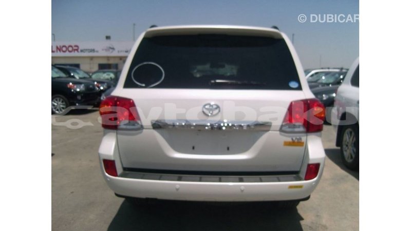 Big with watermark toyota land cruiser abseron import dubai 2560