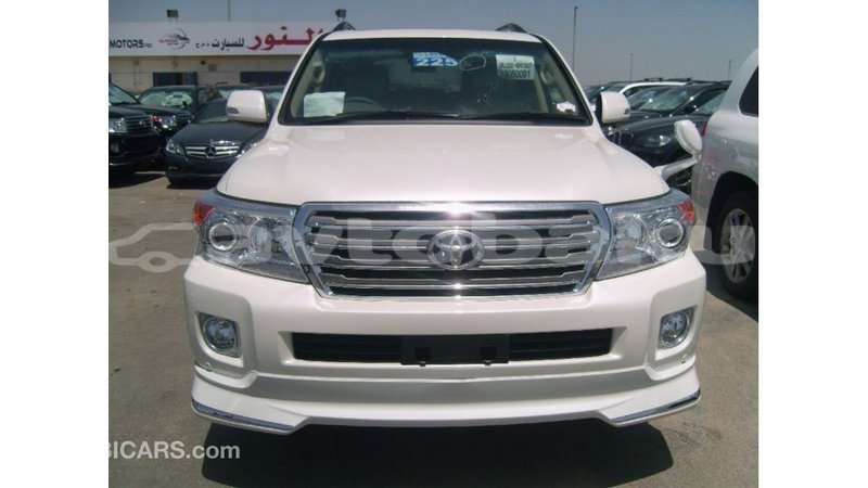 Big with watermark toyota land cruiser abseron import dubai 2560