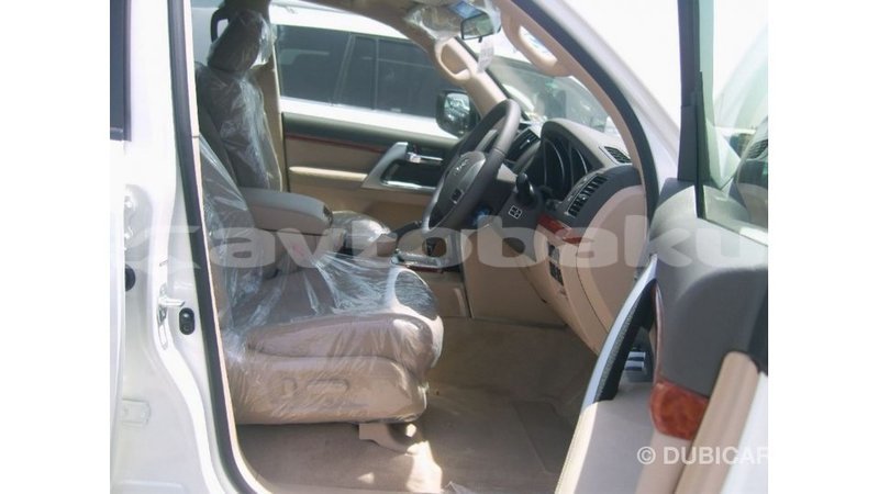 Big with watermark toyota land cruiser abseron import dubai 2560