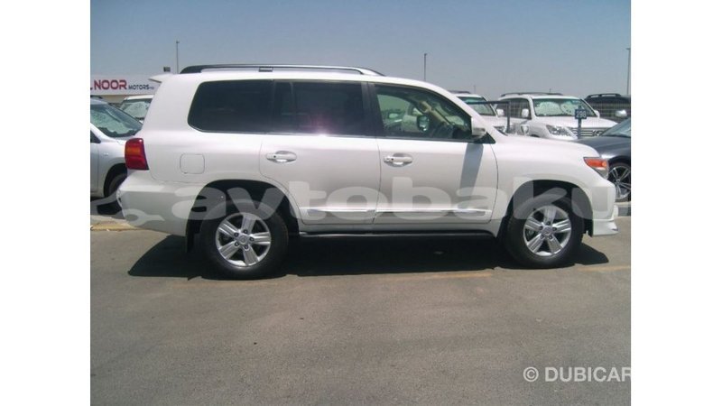 Big with watermark toyota land cruiser abseron import dubai 2560