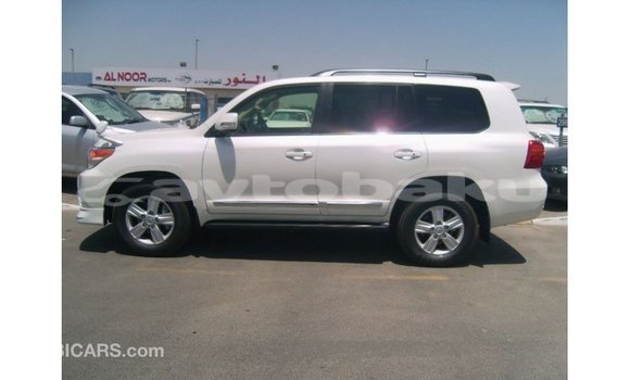 Buy Import Toyota Land Cruiser White Car in Import - Dubai in Abseron Buy Import Toyota Land Cruiser White Car in Import - Dubai in Abseron