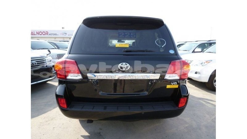 Big with watermark toyota land cruiser abseron import dubai 2561
