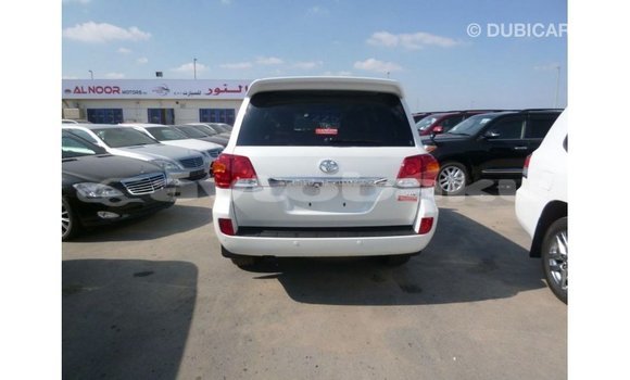 Buy Import Toyota Land Cruiser White Car in Import - Dubai in Abseron Buy Import Toyota Land Cruiser White Car in Import - Dubai in Abseron