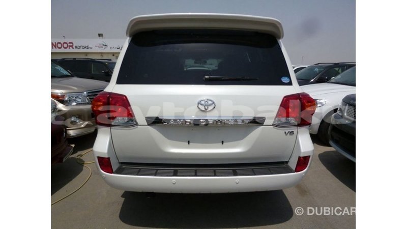Big with watermark toyota land cruiser abseron import dubai 2564