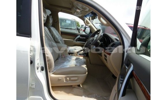 Buy Import Toyota Land Cruiser White Car in Import - Dubai in Abseron Buy Import Toyota Land Cruiser White Car in Import - Dubai in Abseron