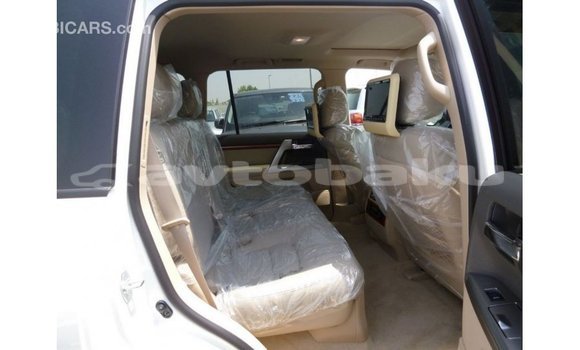 Buy Import Toyota Land Cruiser White Car in Import - Dubai in Abseron Buy Import Toyota Land Cruiser White Car in Import - Dubai in Abseron