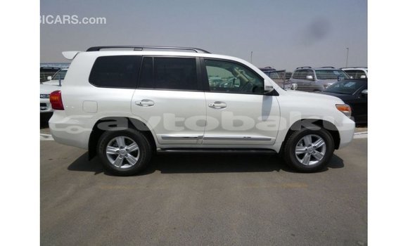 Buy Import Toyota Land Cruiser White Car in Import - Dubai in Abseron Buy Import Toyota Land Cruiser White Car in Import - Dubai in Abseron