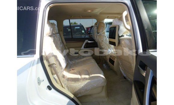 Buy Import Toyota Land Cruiser White Car in Import - Dubai in Abseron Buy Import Toyota Land Cruiser White Car in Import - Dubai in Abseron