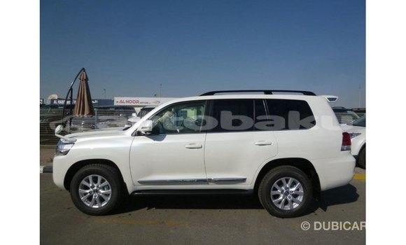 Buy Import Toyota Land Cruiser White Car in Import - Dubai in Abseron Buy Import Toyota Land Cruiser White Car in Import - Dubai in Abseron
