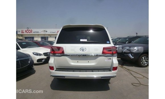 Buy Import Toyota Land Cruiser White Car in Import - Dubai in Abseron Buy Import Toyota Land Cruiser White Car in Import - Dubai in Abseron