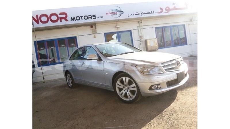 Big with watermark mercedes benz 200 abseron import dubai 2577
