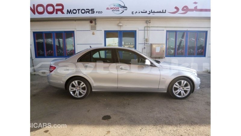 Big with watermark mercedes benz 200 abseron import dubai 2577