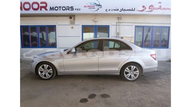 Big with watermark mercedes benz 200 abseron import dubai 2577