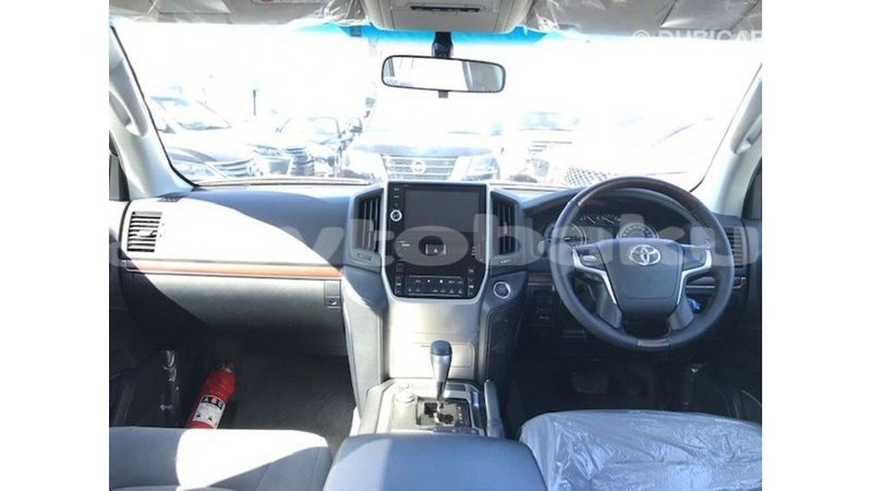 Big with watermark toyota land cruiser abseron import dubai 2581