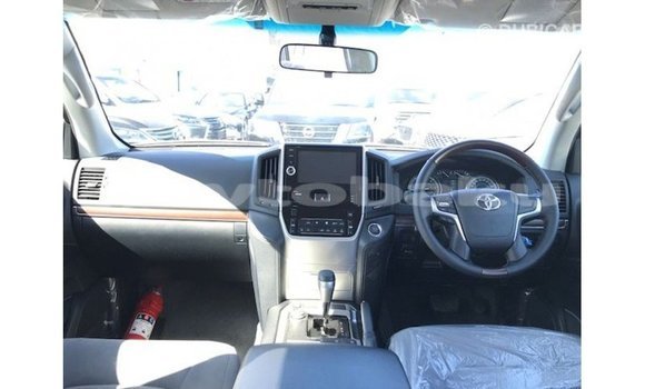 Buy Import Toyota Land Cruiser White Car in Import - Dubai in Abseron Buy Import Toyota Land Cruiser White Car in Import - Dubai in Abseron