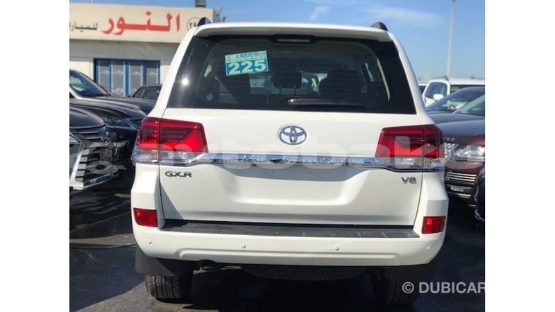 Big with watermark toyota land cruiser abseron import dubai 2581