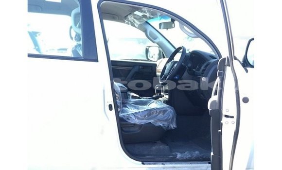 Buy Import Toyota Land Cruiser White Car in Import - Dubai in Abseron Buy Import Toyota Land Cruiser White Car in Import - Dubai in Abseron