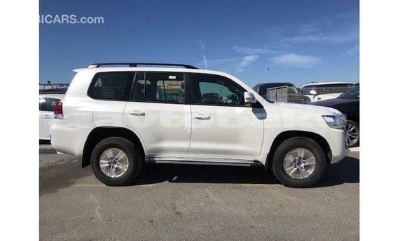 Buy Import Toyota Land Cruiser White Car in Import - Dubai in Abseron Buy Import Toyota Land Cruiser White Car in Import - Dubai in Abseron
