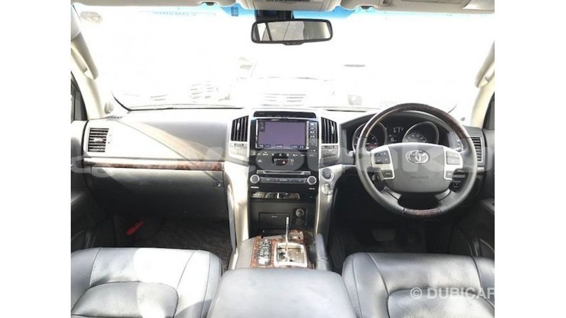 Big with watermark toyota land cruiser abseron import dubai 2582