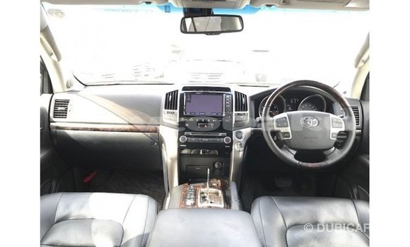 Buy Import Toyota Land Cruiser White Car in Import - Dubai in Abseron Buy Import Toyota Land Cruiser White Car in Import - Dubai in Abseron