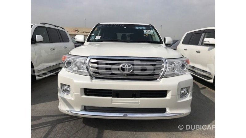 Big with watermark toyota land cruiser abseron import dubai 2582