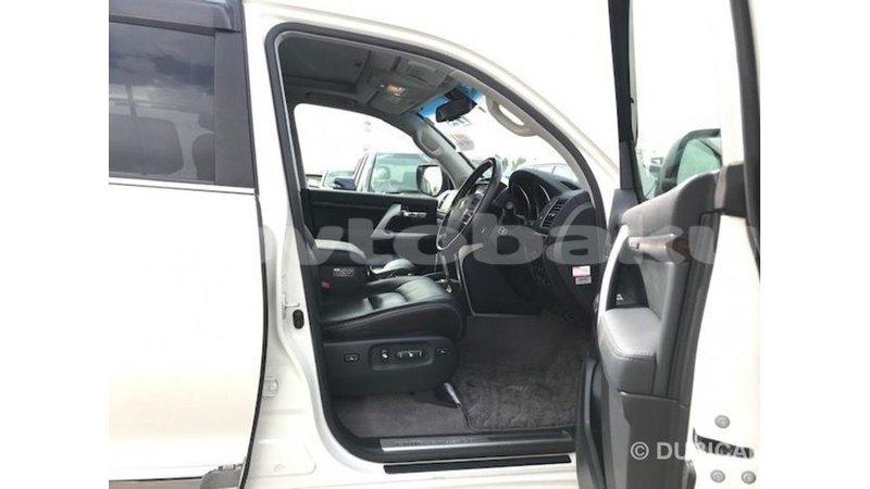 Big with watermark toyota land cruiser abseron import dubai 2582