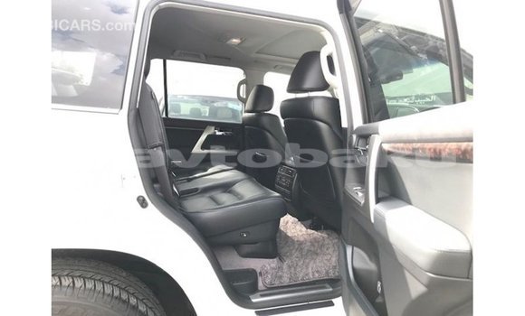 Buy Import Toyota Land Cruiser White Car in Import - Dubai in Abseron Buy Import Toyota Land Cruiser White Car in Import - Dubai in Abseron