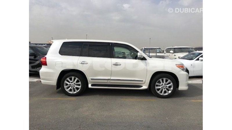 Big with watermark toyota land cruiser abseron import dubai 2582