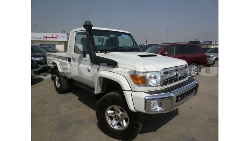 Big with watermark toyota land cruiser abseron import dubai 2588